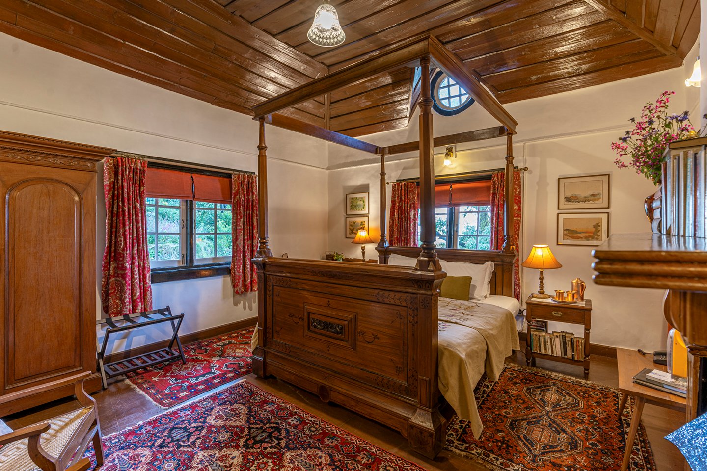 Oak Tree Room1 72dpi
